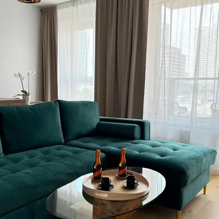 Apartment Beautiful In With Parking *