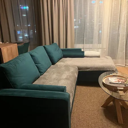 Beautiful In With Parking Apartment *
