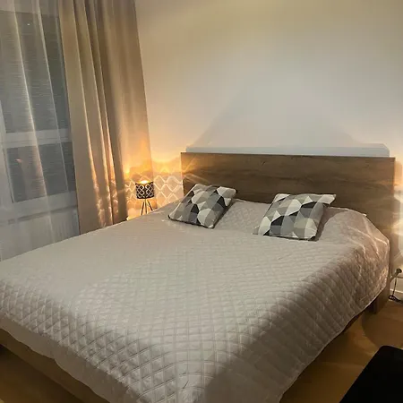 Beautiful In With Parking Apartment