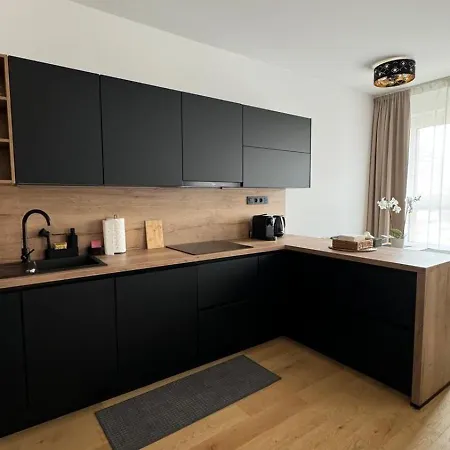 Beautiful In With Parking Apartment