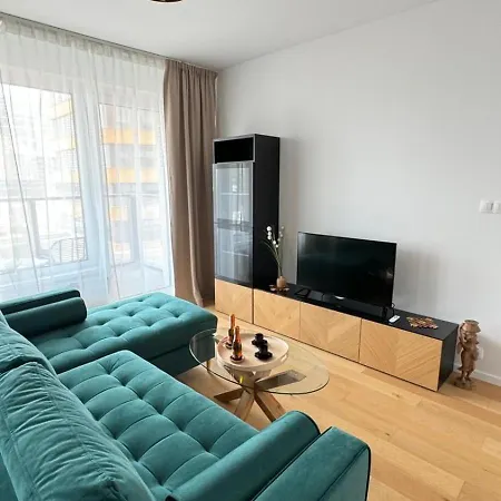 Beautiful In With Parking * Pressburg