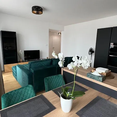 Beautiful In With Parking Pressburg